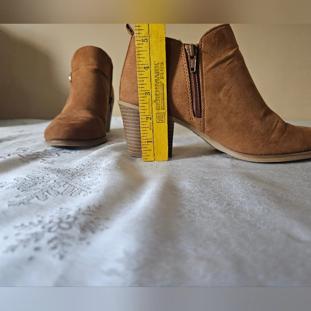 Tan Ankle Booties Vegan Suede SZ 7 - Picture 5 of 11